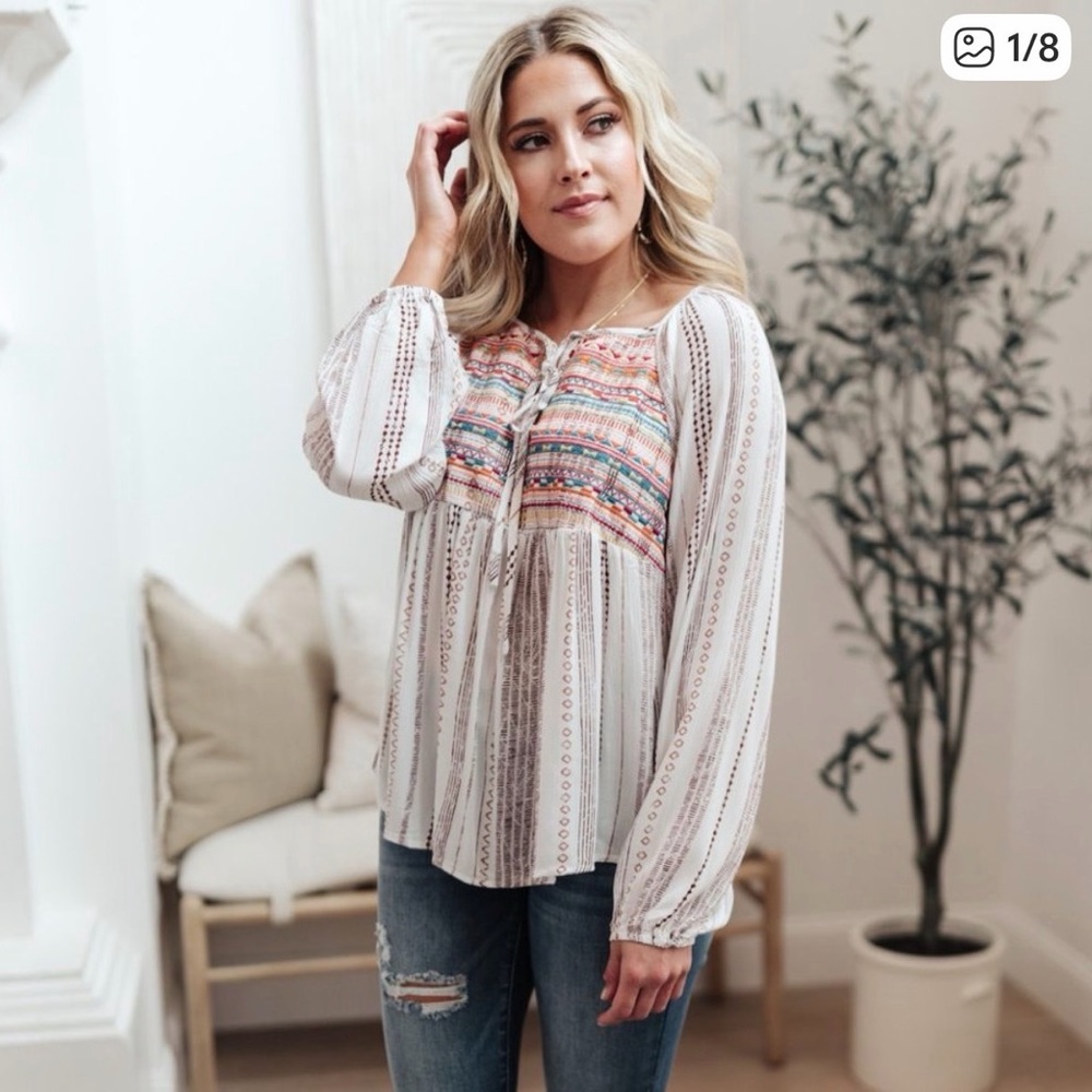 Savanna Jane embroidered blouse size small